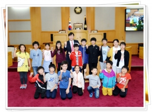 어린이(봉일천초교) 의회교실(2013. 10. 11) 1번째 파일