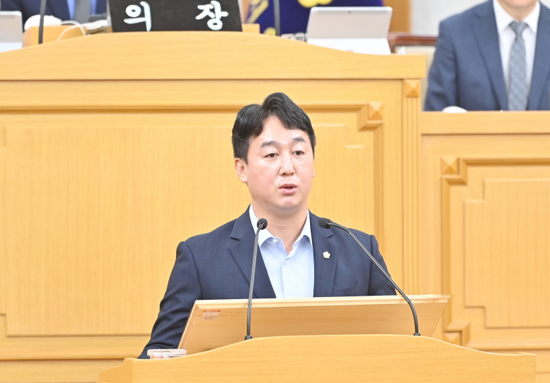  파주시의회 손성익 의원 5분 자유발언… “리박스쿨 역사 왜곡 도서, 파주시도 바로 잡아야 합니다”